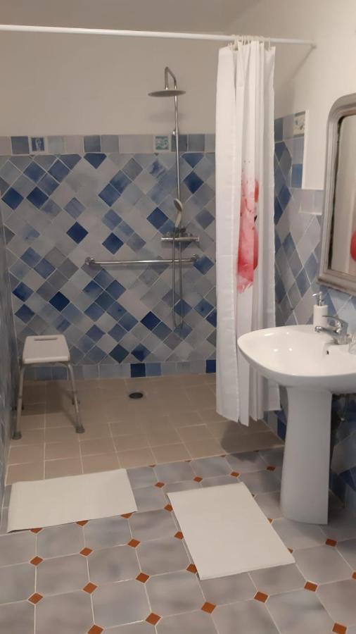 Bed and Breakfast Mas Des Cigognes Le Thor Esterno foto