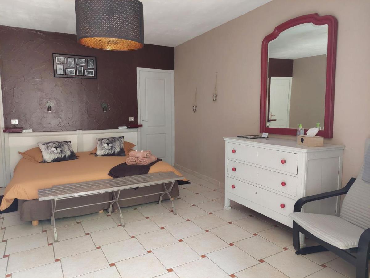 Bed and Breakfast Mas Des Cigognes Le Thor Esterno foto