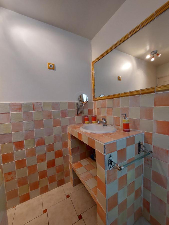 Bed and Breakfast Mas Des Cigognes Le Thor Esterno foto