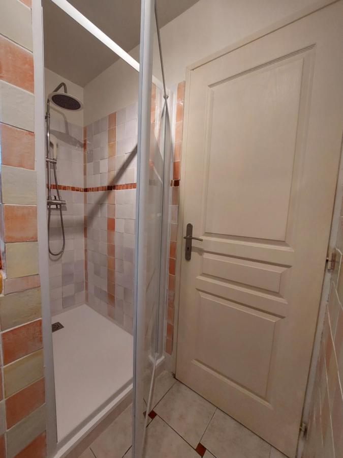 Bed and Breakfast Mas Des Cigognes Le Thor Esterno foto